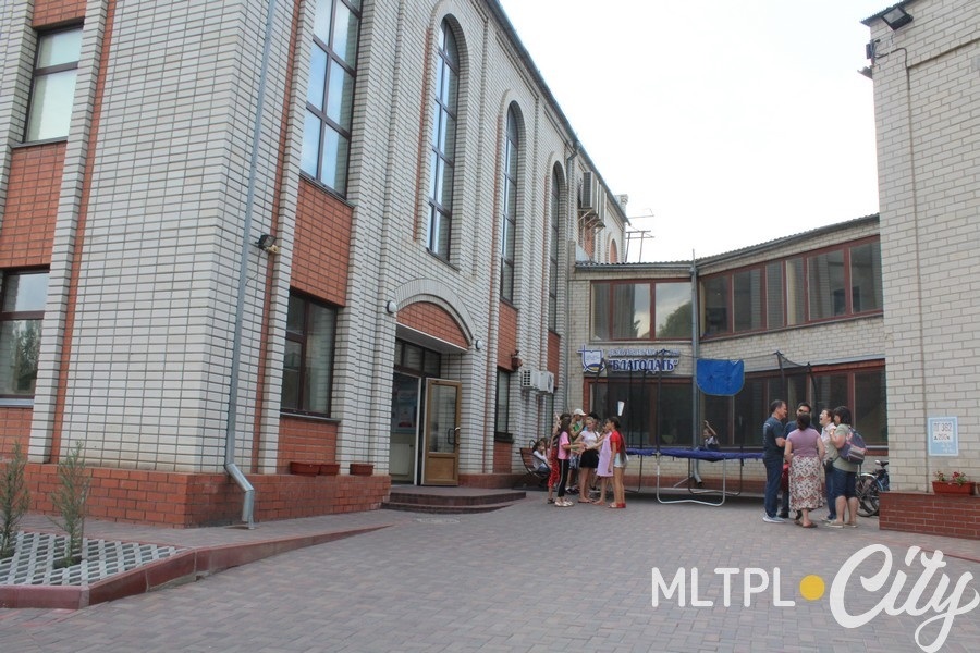 Церковь "Благодать" пригласила американцев для уроков английского языка