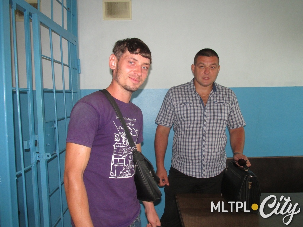 Представитель ответчика Владимир Юров пообещал, если надо, помочь молодым родителям