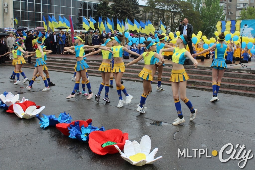 Маленькие артисты народного театра танца «Золушка»