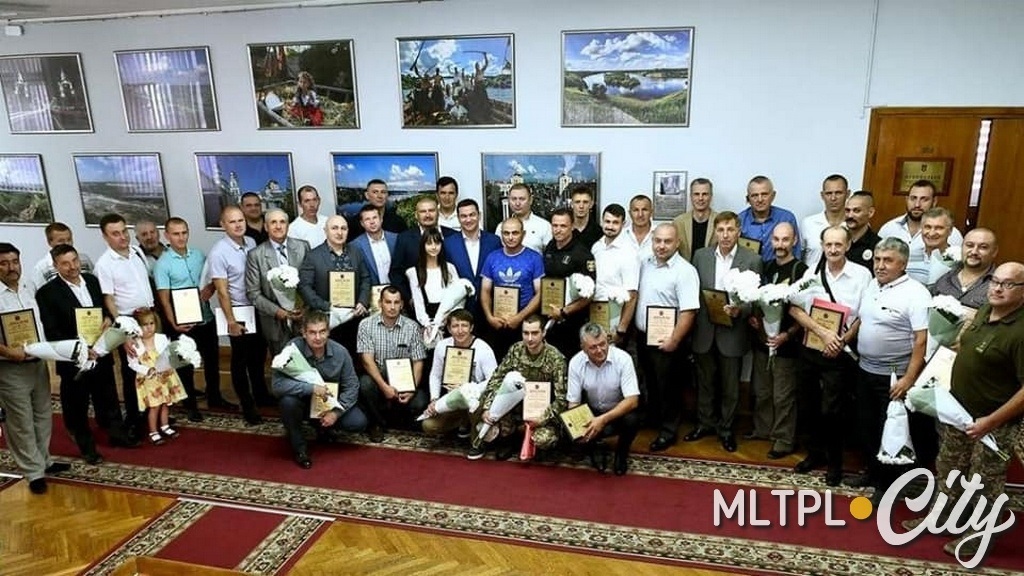 В зале собрались 45 самых достойных отцов Запорожской области