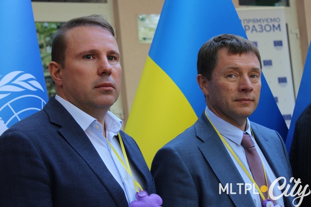 Віталій Турінок (справа) вірить не словам, а ділам