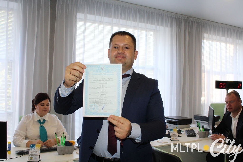 Сергей Никитенко получил дубликат документа за 3-4 минуты