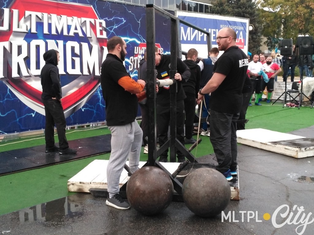160-килограммовые шары Атласа надо было перекидывать на время на высоту 120 см