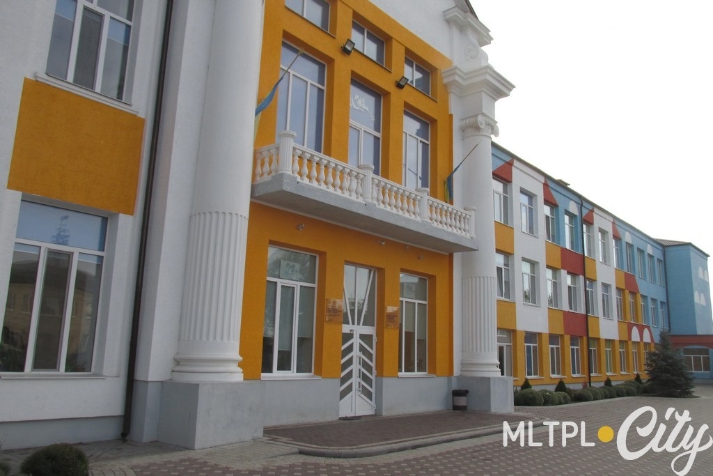 Лучший учитель Украины работает в самой красивой школе Мелитополя