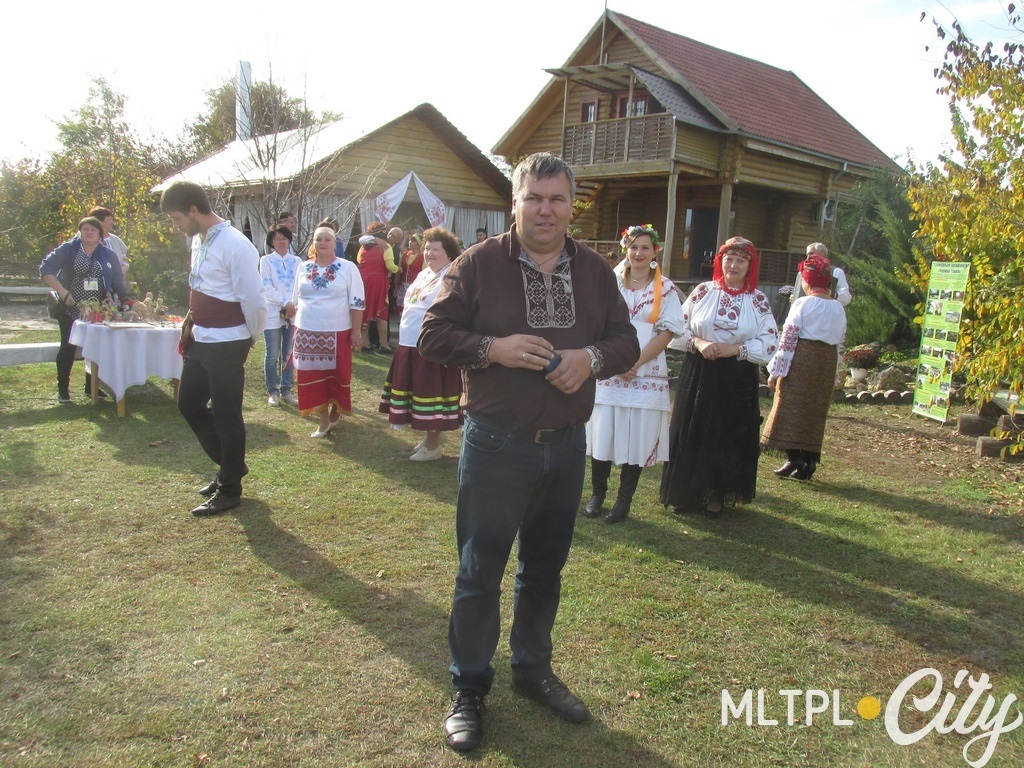 Виктор Демченко объясняет, что зеленый туризм - не столько бизнес, сколько хобби