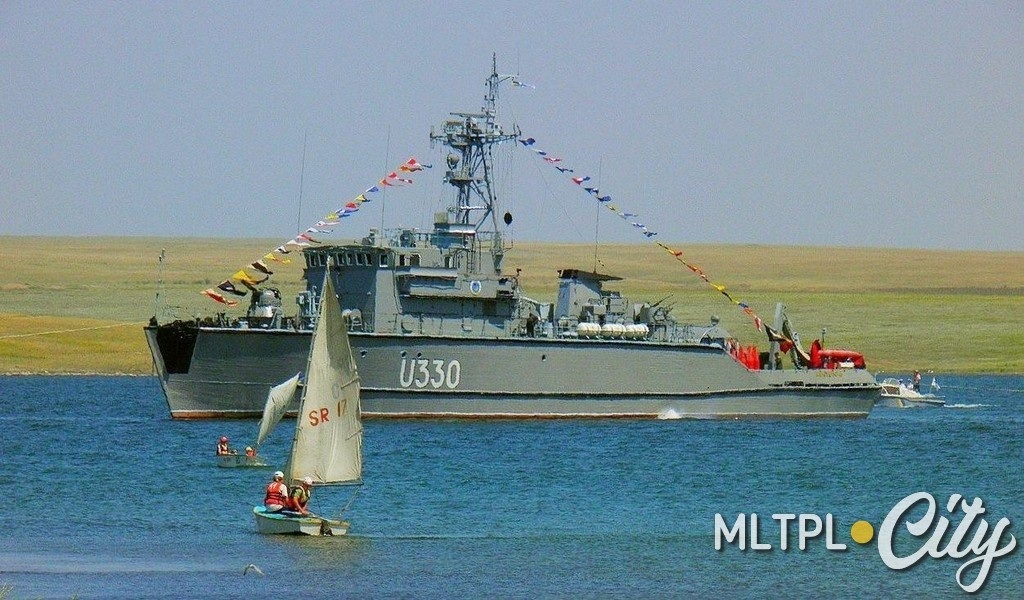 Тральщик «Мелитополь» на озере Донузлав в Крыму