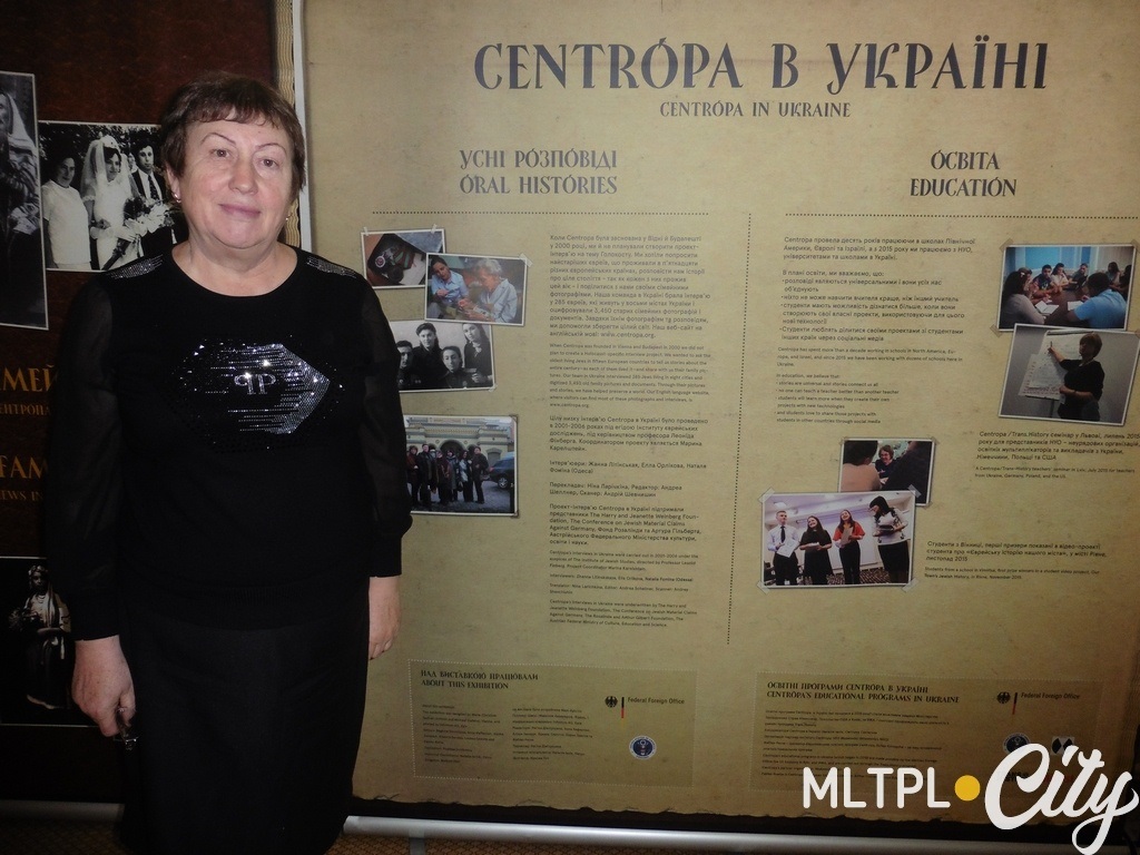 Татьяна Четвертак инициировала проведение выставки в родной школе