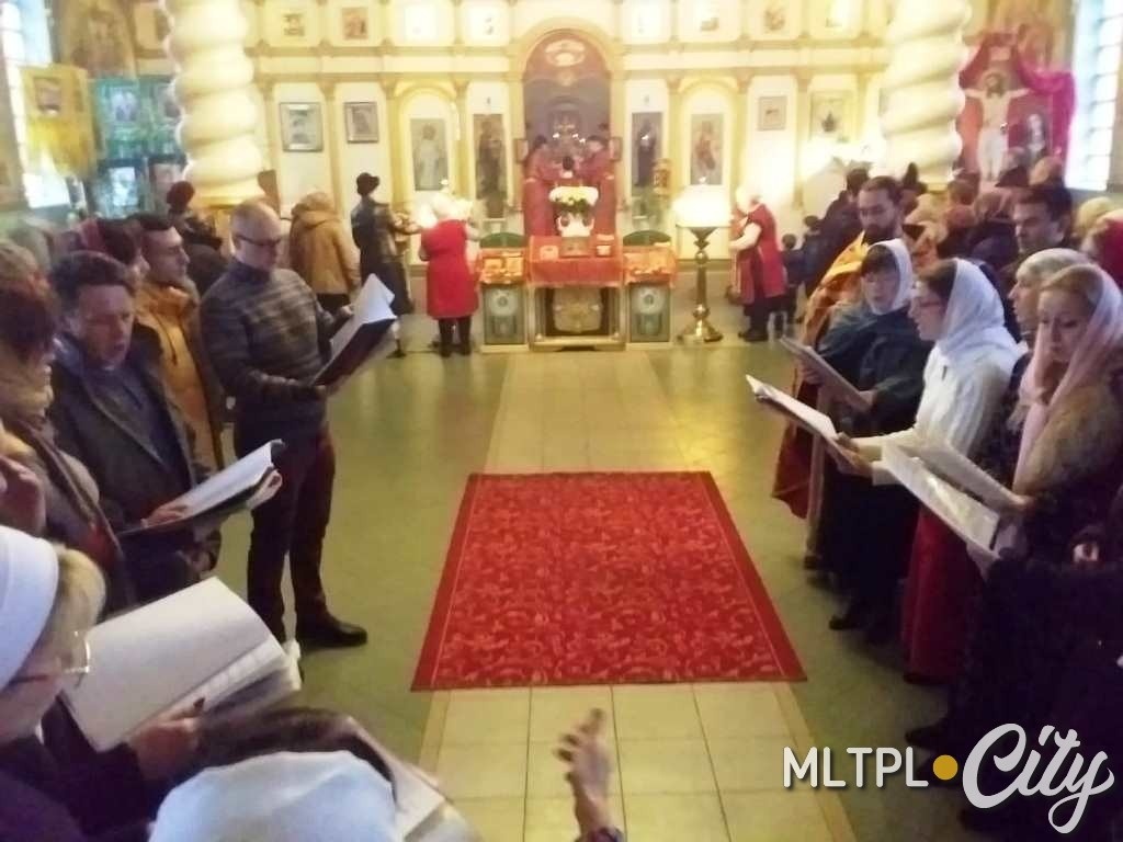 Хоры сходились в центр храма и пели вместе