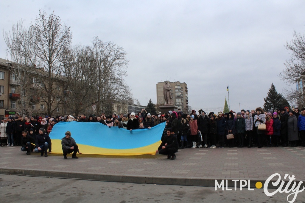 В финале все собрались перед памятником Т.Г. Шевченко для общего фото