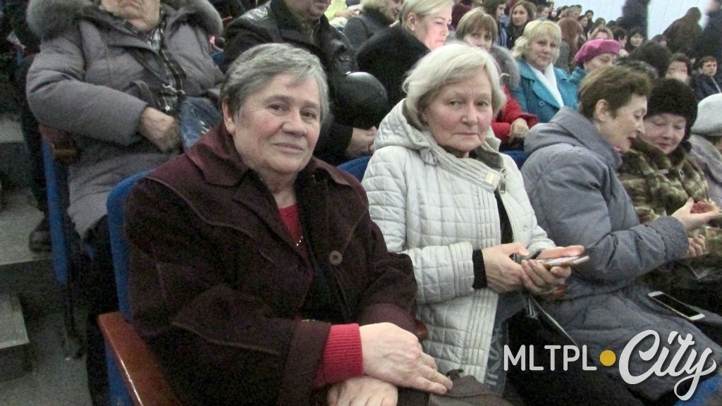 Галина и Ольга любят песню «Мам»