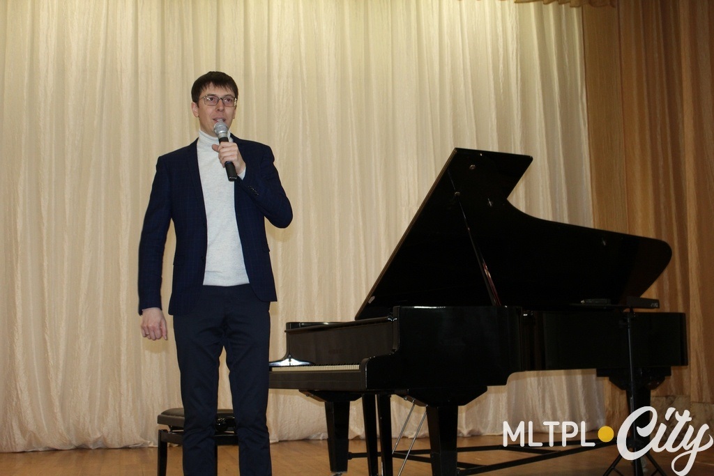 После концерта многие зрители благодарили директора ДШИ Артема Шулятьева за организацию мероприятия, которое подарило встречу с музыкой и мотивировало