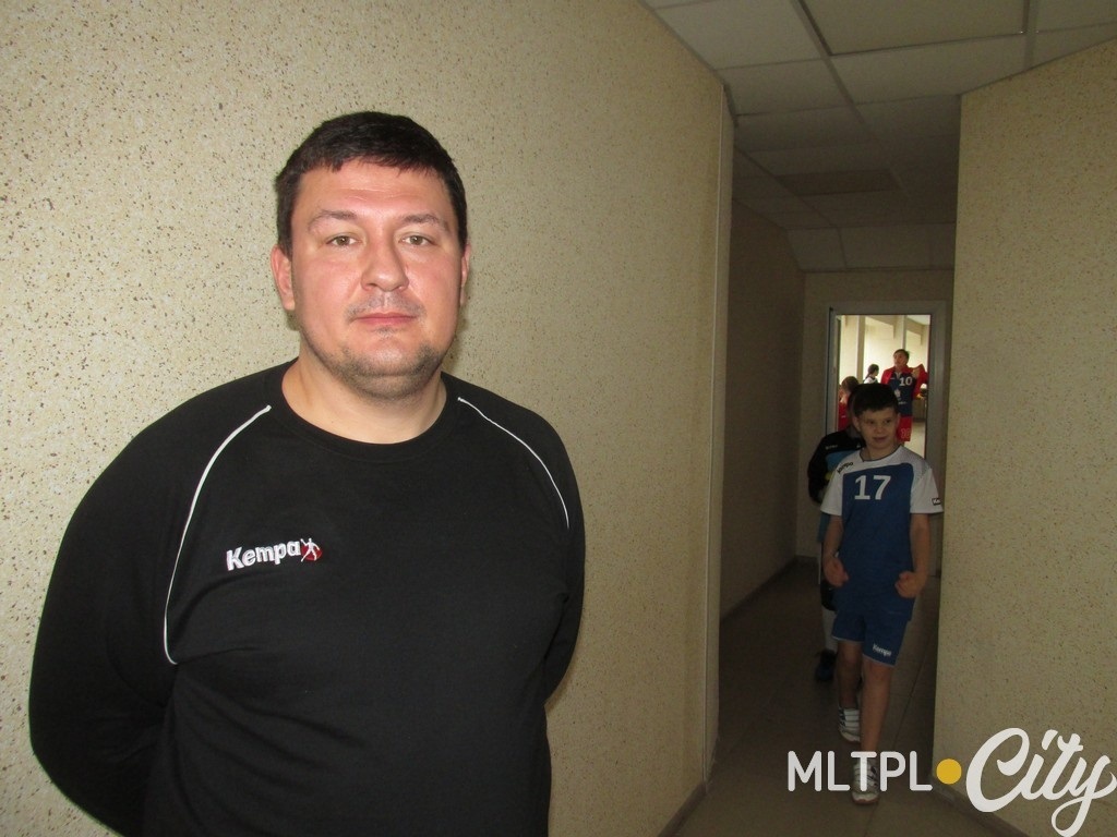 Тренер молдавской команды из города Бельцы Александр Тучин