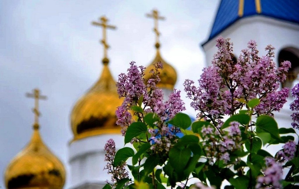 В этом году рекомендовано воздержаться от посещения храмов в пасхальные дни
