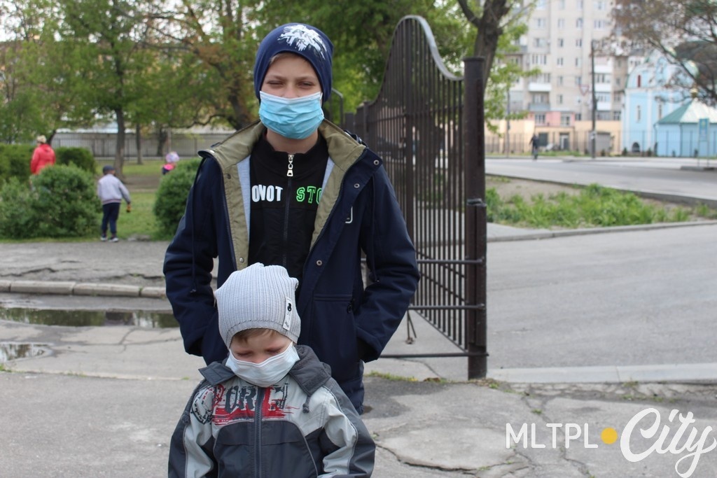 Маски мы будем носить, скорее всего, еще в течение 2 лет