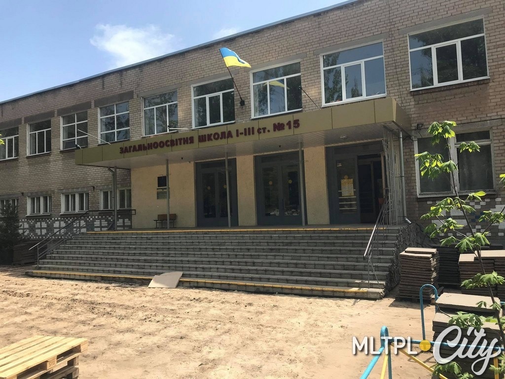 По плану, к октябрю школа должна быть готова