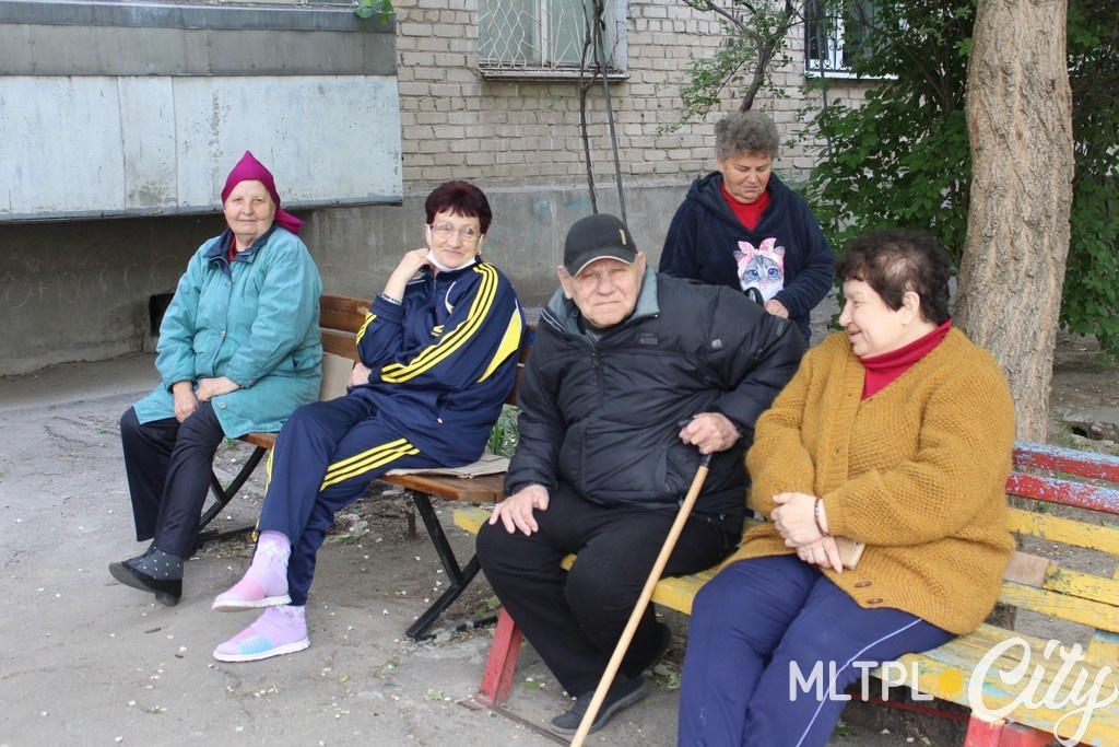 Жители дома №161 на ул. Интеркультурной ждут, когда на развалинах наведут порядок