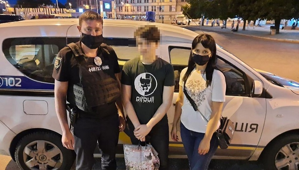 Полицейские нашли подростка на вокзале в Запорожье