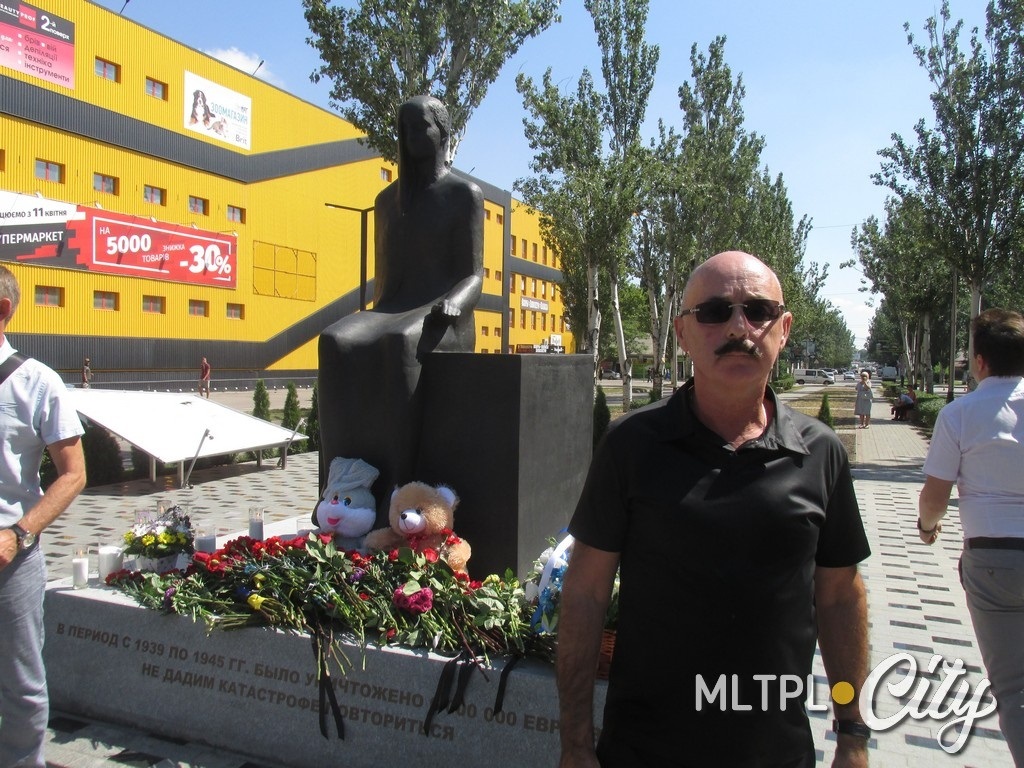 Автор идеи памятника - бывший мелитополец Владимир Шпильфогель