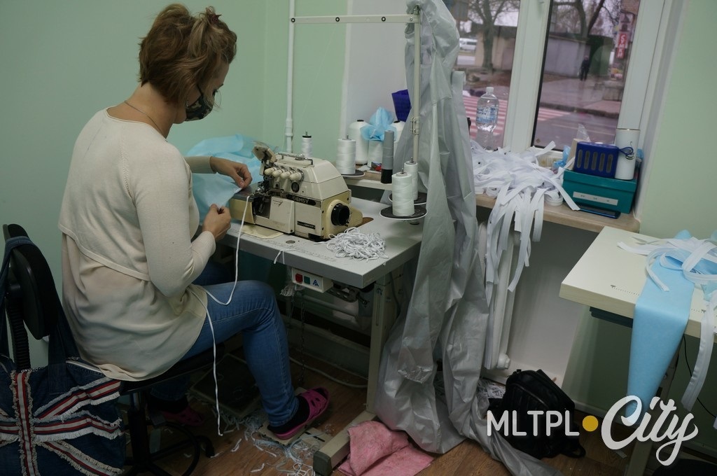 Ирина Лазутина попробовала все операции и остановилась на работе на оверлоке