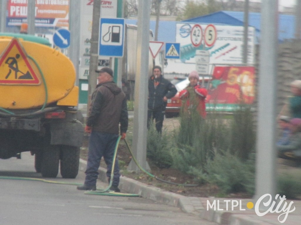 Полив растениям обеспечен