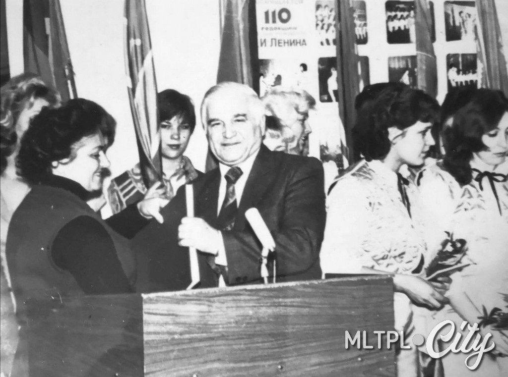 Вручение наград работникам швейной фабрики