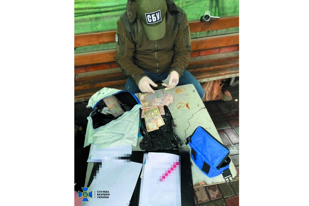 За 10000 долларов в гривневом эквиваленте «гарантировали»  более мягкую меру пресечения