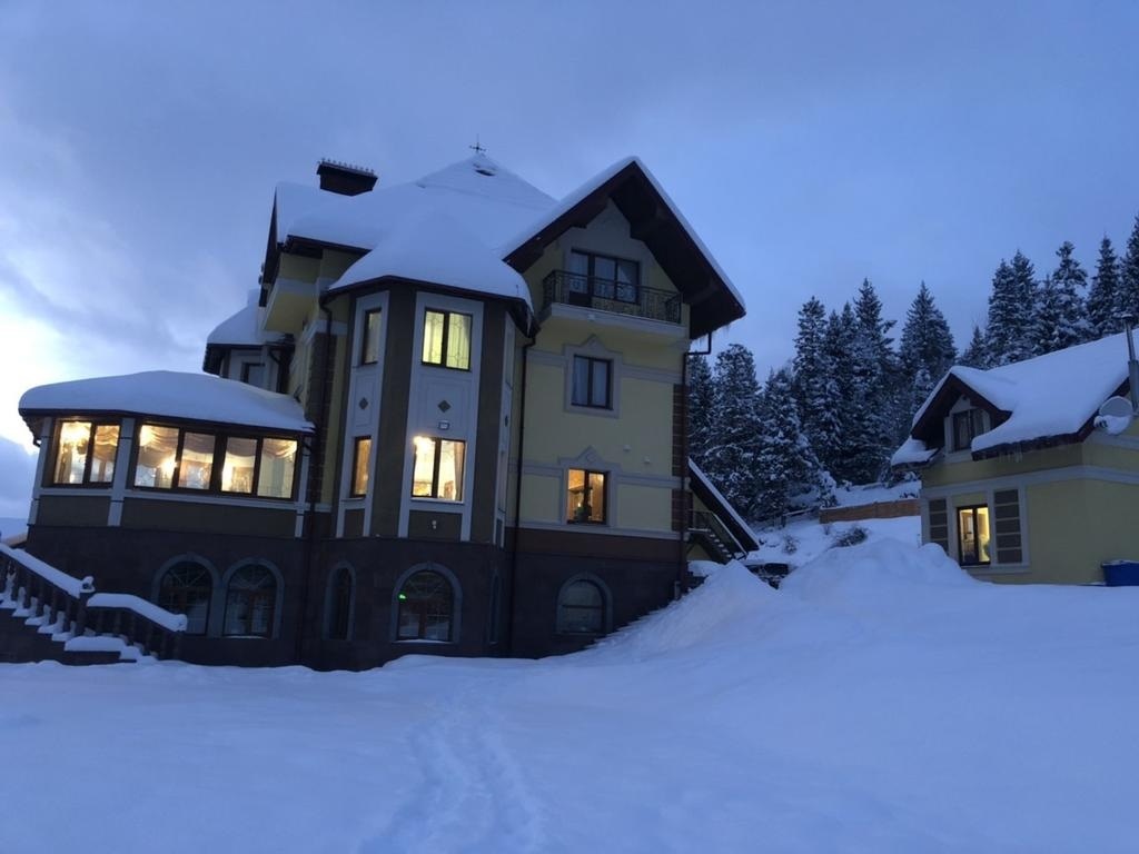  Готель Villa OMMO