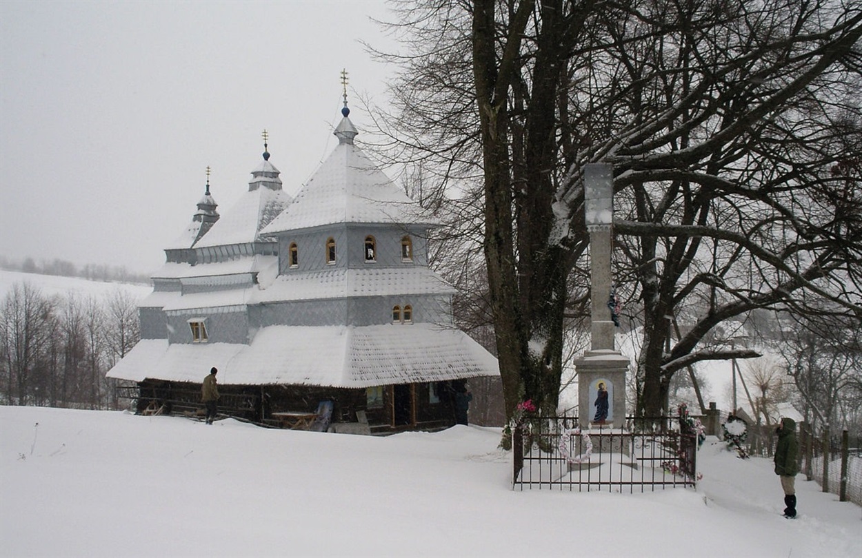 Дерев’яна церква в селі Вишка