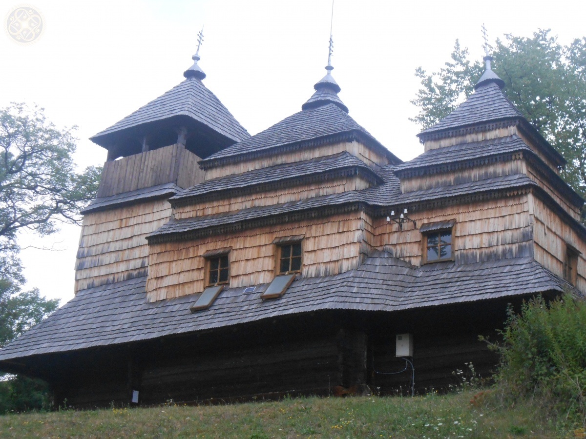 Дерев’яна церква в селі Кострино
