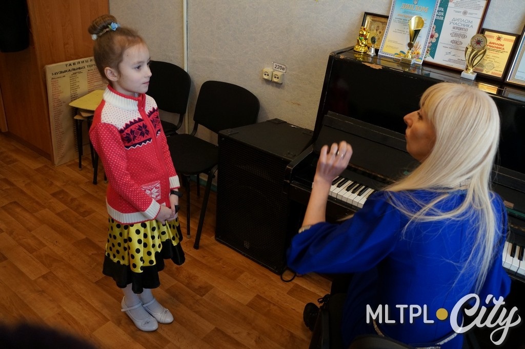 На занятиях с Юлией Бойка Аня выкладывается на полную