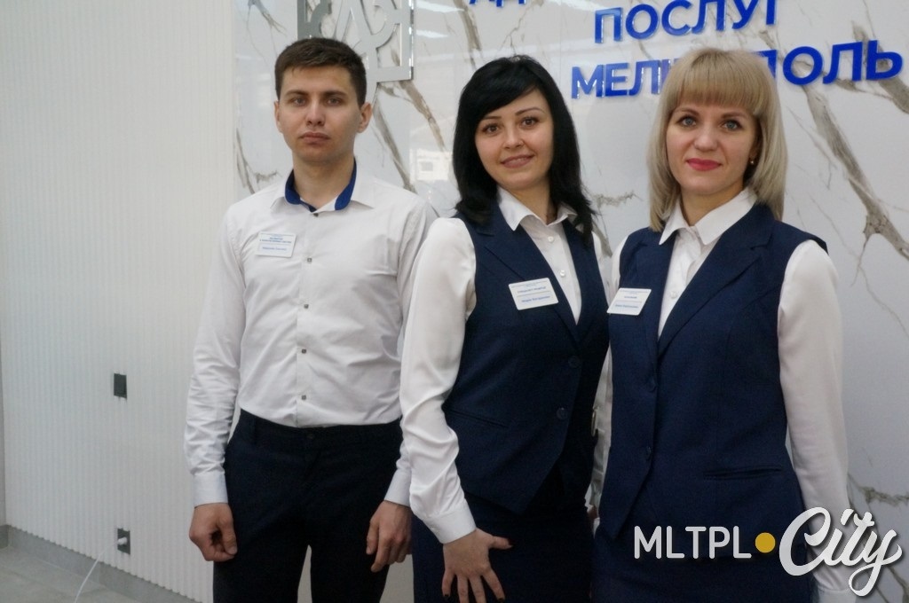 Руководит ЦПАУ Ирина Карпушина (на фото крайняя справа)