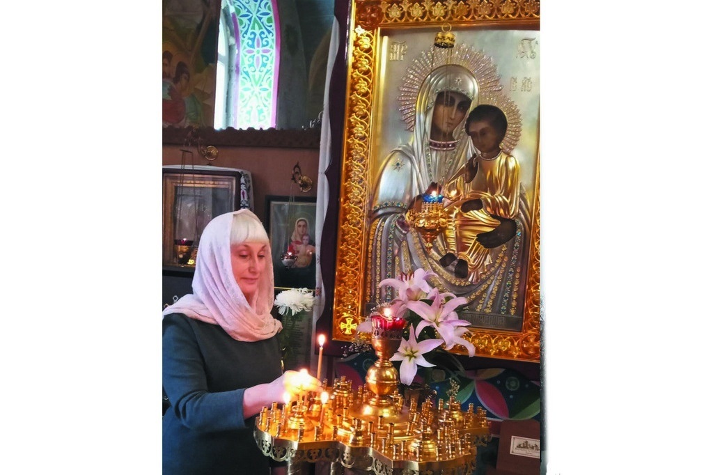 Певчая хора Наталья Охотницкая