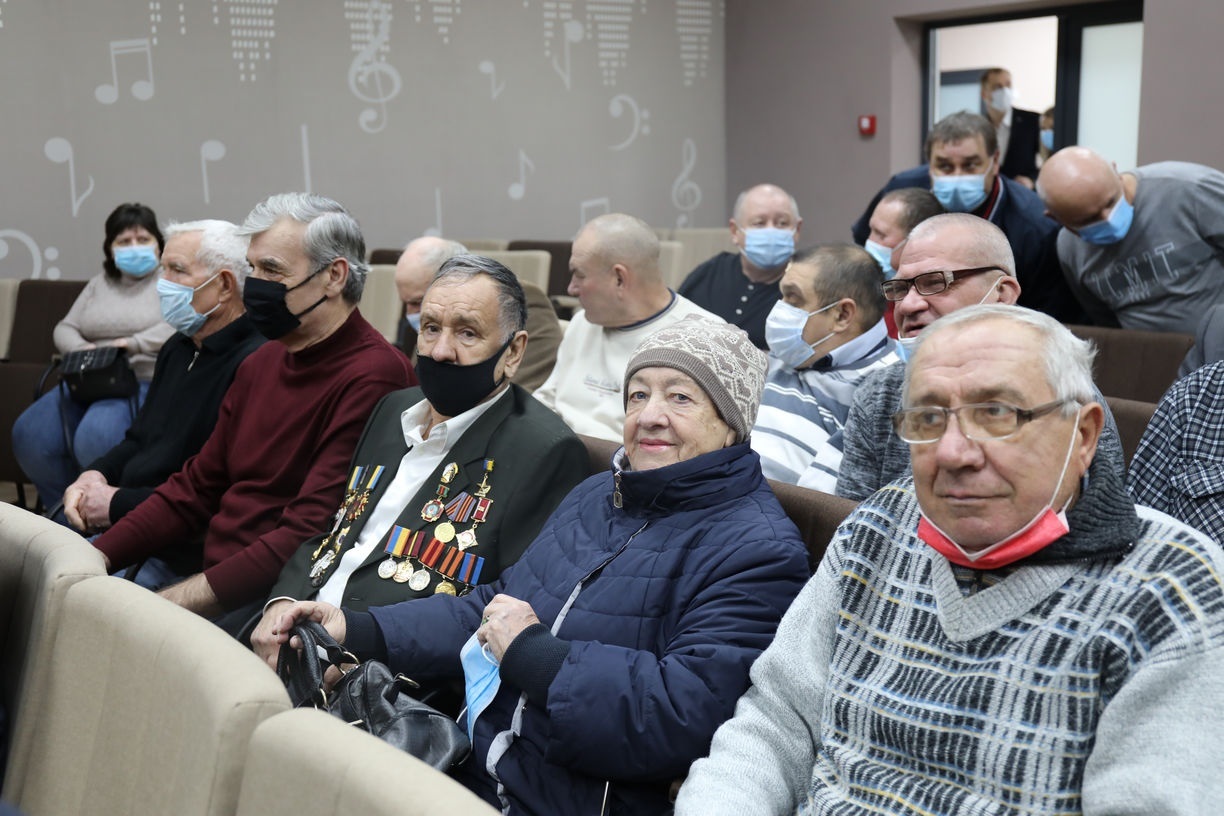 Зустріч з ліквідаторами в залі музичної школи