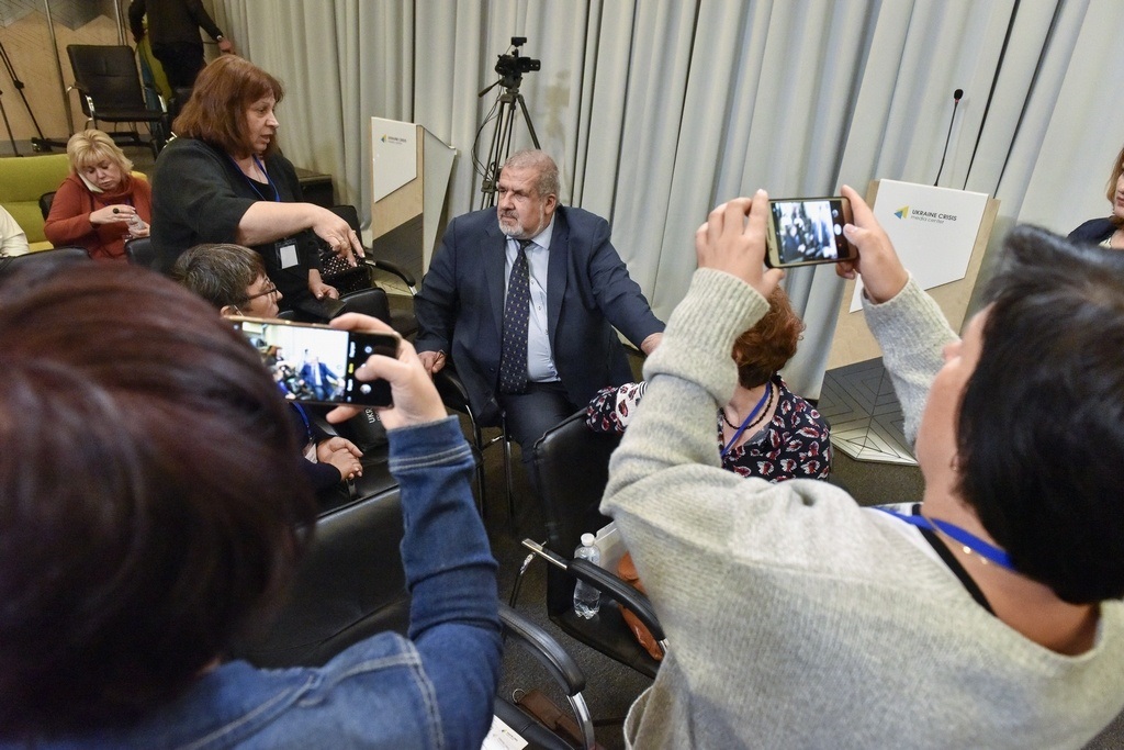 Рефат Чубаров відповідав на питання журналістів і по завершенню заходу