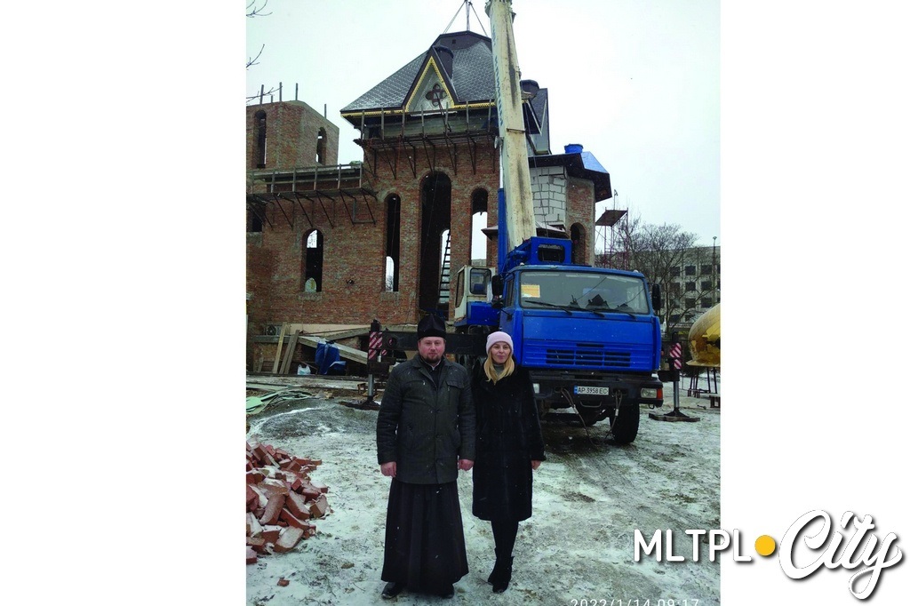 Настоятель храма протоиерей Михаил Пеций с матушкой Иоанной