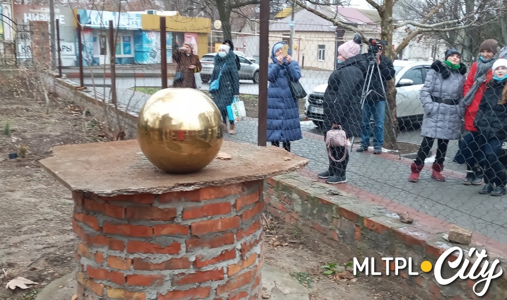 Сказочный шарик соединит крест и купол